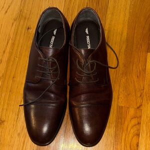 Red Tape Men's Classic Brown Oxfords
